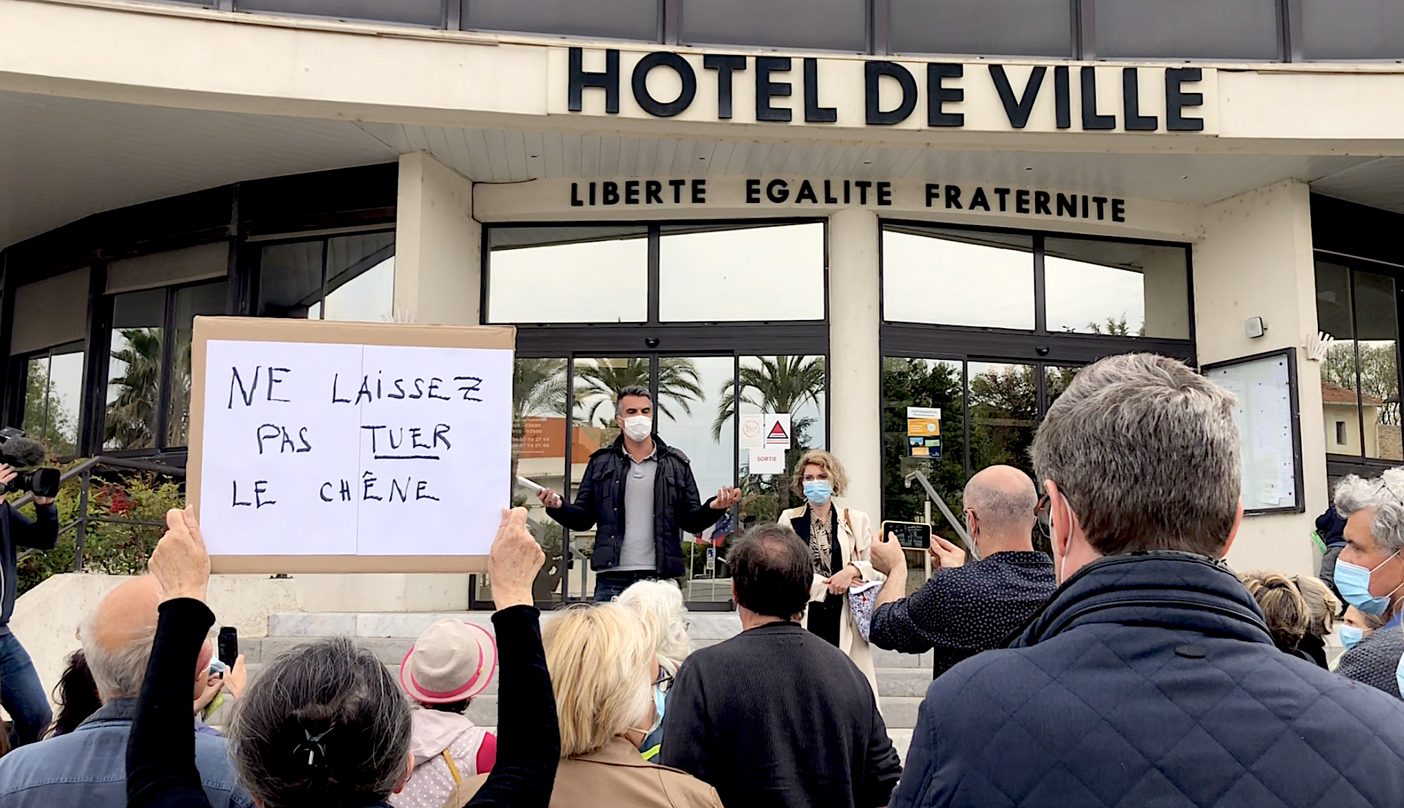 Commentaires sur [VIDEO] Castelnau-le-Lez : un permis de construire peut-il devenir un permis de détruire ? par Anathémis, le chêne de Castelnau-le-lez en Occitanie remporte pour la Nature, une formidable victoire - Le Mouvement